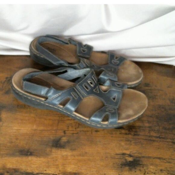 Clarks Collection Sandals - Picture 2 of 3